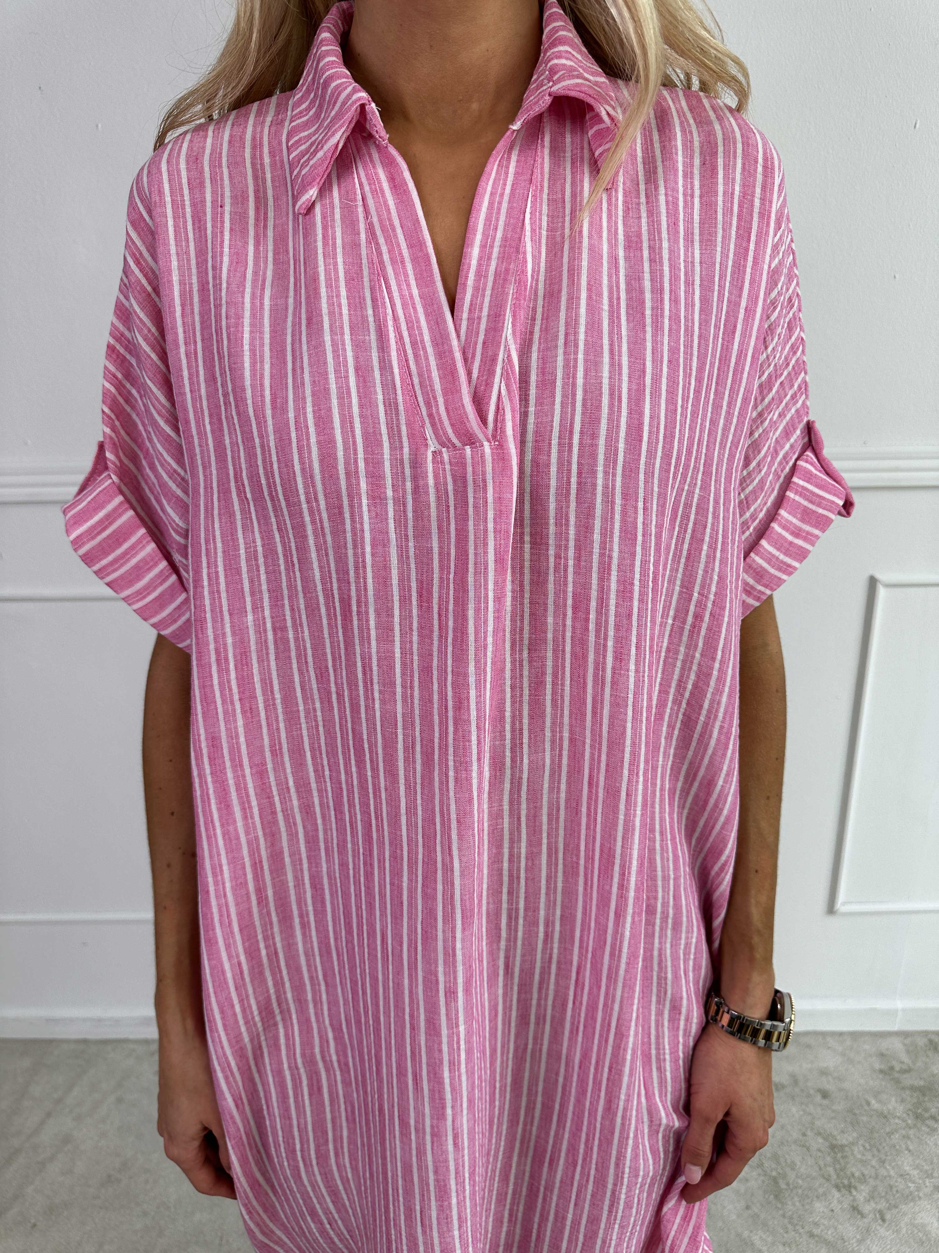 Evelyn - Stribet tunikakjole med skjortekrave